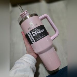Brand new 40oz Stanley in parfait pearlescent pink shimmer